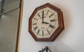 Vintage And Warm 2Br Apartament In Tirana