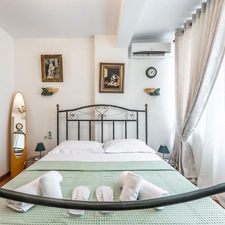 Vintage And Warm 2Br Apartament In Tirana Esterno foto