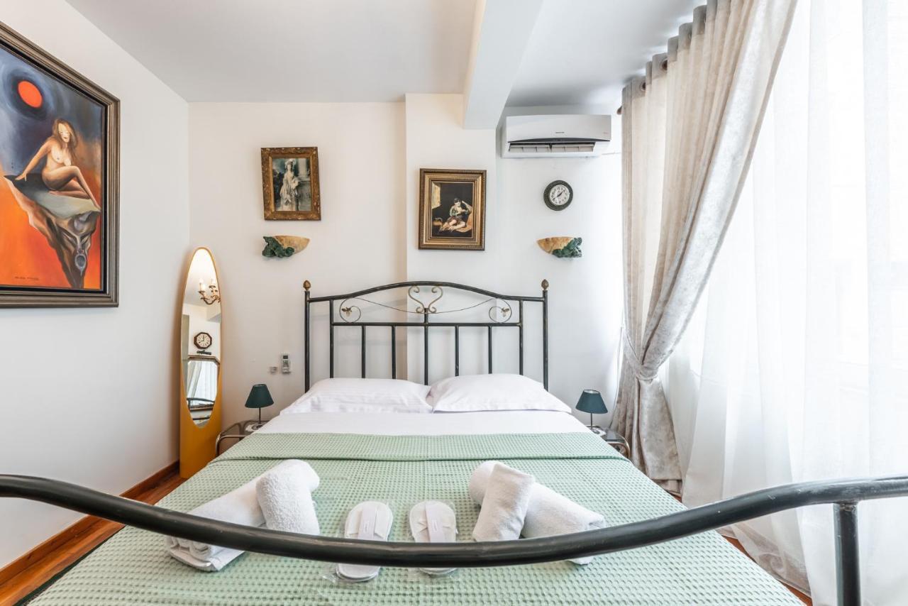 Vintage And Warm 2Br Apartament In Tirana Esterno foto