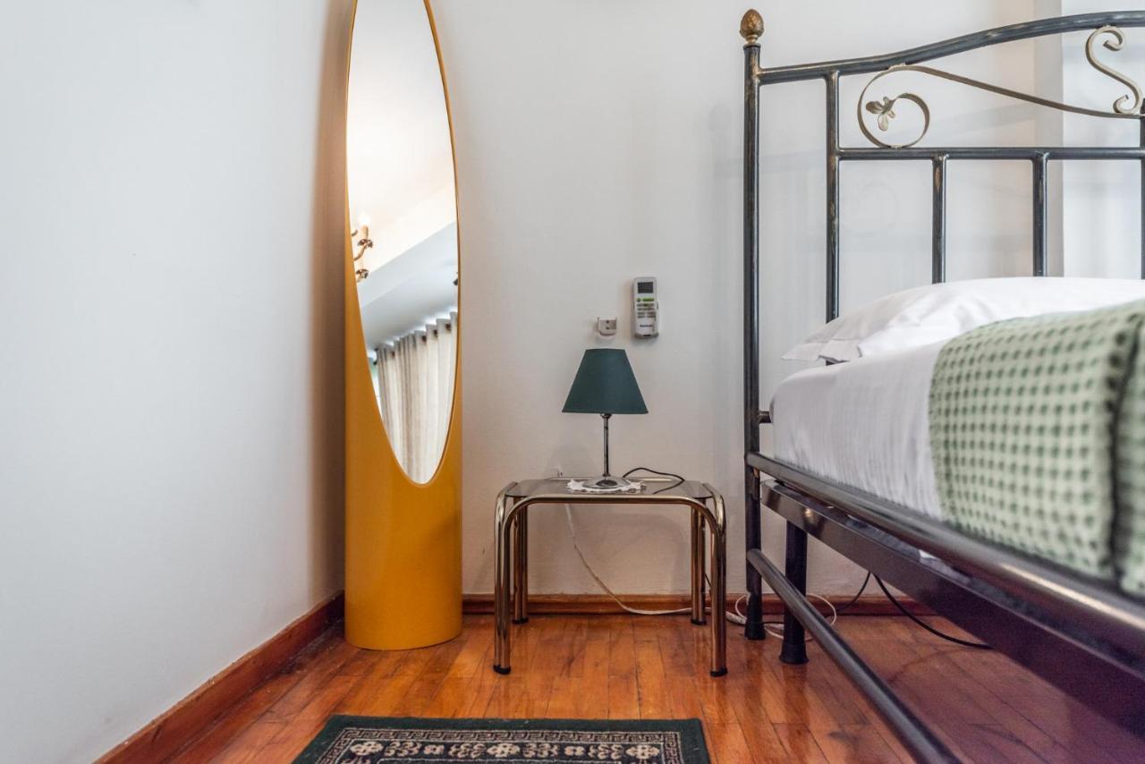 Vintage And Warm 2Br Apartament In Tirana Esterno foto